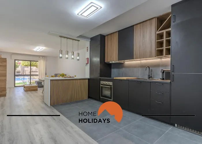 #022 T2 Velamar By Holidays *